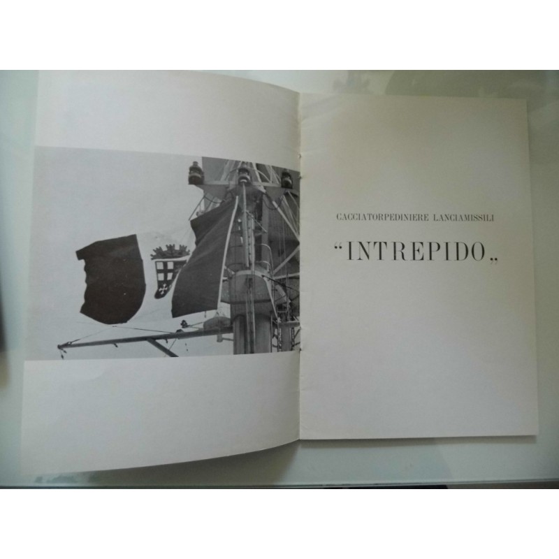 CACCIATORPEDINIERE LANCIAMISSILI INTREPIDO