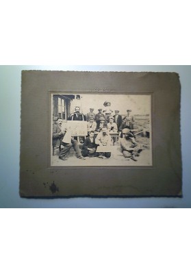 Fotografia "Gruppo di Lavoratori in posa" Piemonte Inizi 1900