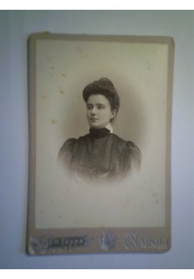 Fotografia all'albumina "RITRATTO DI GIOVANE DONNA - FRATELLI TOPPO NAPOLI Riviera di Chiaia 264 PALAZZO DUCA TRAETTO"