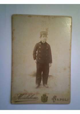 Ritratto di bambino in uniforme, MONTABONE Sede di Napoli, Via S. Carlo 4 ( 1889-1893 )