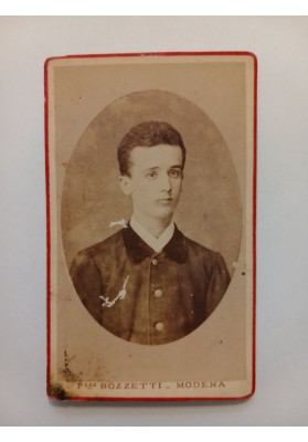 RITRATTO MASCHILE ENTRO OVALE - MODENA, ATELIER FRATELLI BOZZETTI