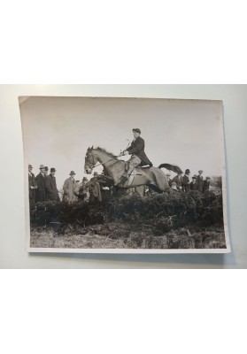 Donne fantino alla corsa ad ostacoli point-to-point della Ward Union Hunt