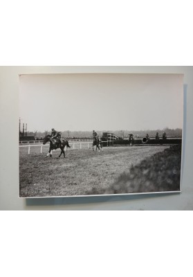 Corsa ippica ad ostacoli Premio Savoia allo storico Ippodromo di San Siro a Milano