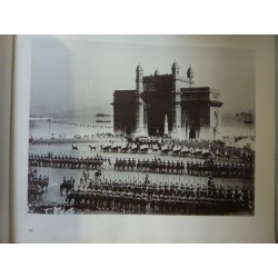 THE LAST EMPIRE PHOTOGRAPHY IN BRITISH INDIA, 1865 - 1911 Preface of The Earl Mountbatten of Burma