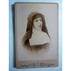 Fotografia albumina "RITRATTO DI SUORA" Anonimo 1880